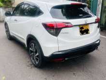 https://riyasewana.com/uploads/honda-vezel-rs-92059064362.jpg