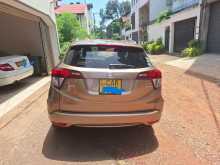 https://riyasewana.com/uploads/honda-vezel-ru-1700400332.jpg