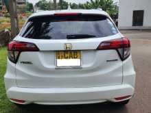 https://riyasewana.com/uploads/honda-vezel-safety-2103241296.jpg