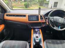 https://riyasewana.com/uploads/honda-vezel-safety-2103241612.jpg