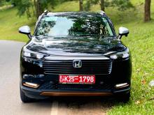 https://riyasewana.com/uploads/honda-vezel-x-1116333324463.jpg