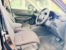 https://riyasewana.com/uploads/honda-vezel-x-1321560124213.jpg