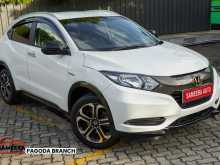 https://riyasewana.com/uploads/honda-vezel-x-1412495422.jpg