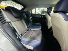 https://riyasewana.com/uploads/honda-vezel-x-151038576545.jpg