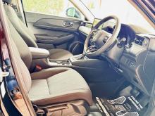 https://riyasewana.com/uploads/honda-vezel-x-1511203424982.jpg