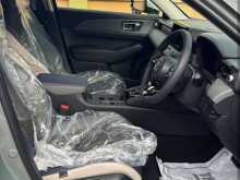 https://riyasewana.com/uploads/honda-vezel-x-161024514213.jpg