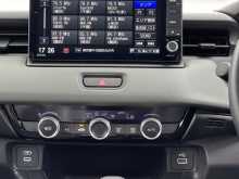 https://riyasewana.com/uploads/honda-vezel-x-22111745795.jpg