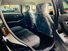 https://riyasewana.com/uploads/honda-vezel-x-25534416386.jpg