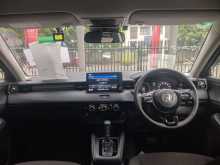 https://riyasewana.com/uploads/honda-vezel-x-261718214653.jpg