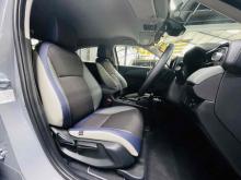 https://riyasewana.com/uploads/honda-vezel-x-313075924722.jpg