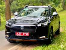 https://riyasewana.com/uploads/honda-vezel-x-413580722443.jpg