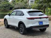 https://riyasewana.com/uploads/honda-vezel-x-4174121163.jpg