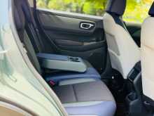 https://riyasewana.com/uploads/honda-vezel-x-6123128516.jpg