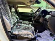 https://riyasewana.com/uploads/honda-vezel-x-hunt-18102345215.jpg