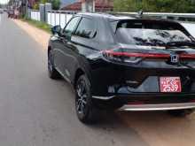 https://riyasewana.com/uploads/honda-vezel-z-10105510344.jpg