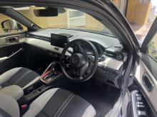 https://riyasewana.com/uploads/honda-vezel-z-1012524817803.jpg