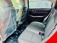 https://riyasewana.com/uploads/honda-vezel-z-1017272024743.jpg