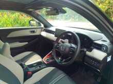 https://riyasewana.com/uploads/honda-vezel-z-1082833356.jpg