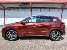 https://riyasewana.com/uploads/honda-vezel-z-11101627232.jpg