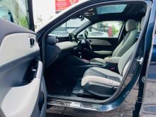https://riyasewana.com/uploads/honda-vezel-z-111447466124.jpg