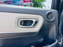 https://riyasewana.com/uploads/honda-vezel-z-111447466176.jpg