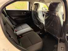 https://riyasewana.com/uploads/honda-vezel-z-1212195822293.jpg
