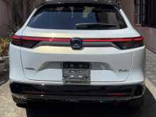 https://riyasewana.com/uploads/honda-vezel-z-1214395622853.jpg