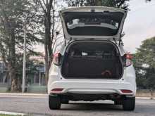 https://riyasewana.com/uploads/honda-vezel-z-12155432834.jpg