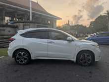 https://riyasewana.com/uploads/honda-vezel-z-12155432962.jpg