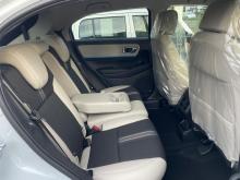 https://riyasewana.com/uploads/honda-vezel-z-1218512717575.jpg