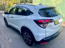 https://riyasewana.com/uploads/honda-vezel-z-1219222924153.jpg