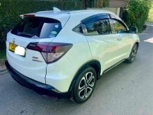 https://riyasewana.com/uploads/honda-vezel-z-1219222924481.jpg