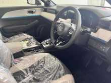 https://riyasewana.com/uploads/honda-vezel-z-1220232722492.jpg