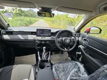 https://riyasewana.com/uploads/honda-vezel-z-1311321517476.jpg