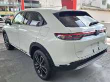 https://riyasewana.com/uploads/honda-vezel-z-131208464623.jpg