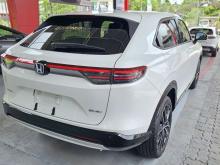 https://riyasewana.com/uploads/honda-vezel-z-131209116124.jpg