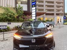 https://riyasewana.com/uploads/honda-vezel-z-1312581617252.jpg