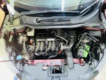 https://riyasewana.com/uploads/honda-vezel-z-1315113417806.jpg
