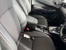 https://riyasewana.com/uploads/honda-vezel-z-1316290624491.jpg