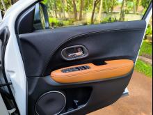 https://riyasewana.com/uploads/honda-vezel-z-1322444917306.jpg
