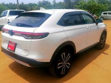 https://riyasewana.com/uploads/honda-vezel-z-13733396676.jpg
