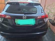 https://riyasewana.com/uploads/honda-vezel-z-1395222245.jpg