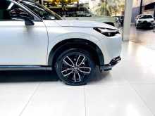 https://riyasewana.com/uploads/honda-vezel-z-1412502222172.jpg
