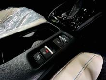 https://riyasewana.com/uploads/honda-vezel-z-1412513525001.jpg