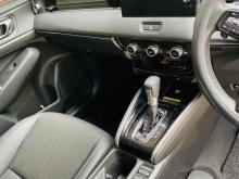 https://riyasewana.com/uploads/honda-vezel-z-1413565424042.jpg