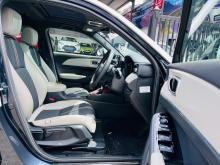 https://riyasewana.com/uploads/honda-vezel-z-141847446594.jpg