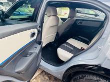 https://riyasewana.com/uploads/honda-vezel-z-161652076506.jpg