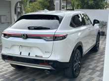 https://riyasewana.com/uploads/honda-vezel-z-1619330222462.jpg