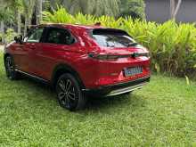 https://riyasewana.com/uploads/honda-vezel-z-1621060022453.jpg