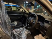 https://riyasewana.com/uploads/honda-vezel-z-168495817505.jpg